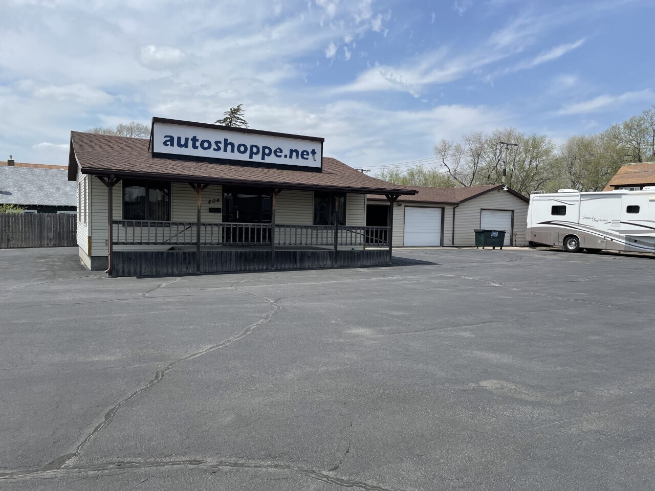 404 W 1st Ave, Mitchell, SD for Sale