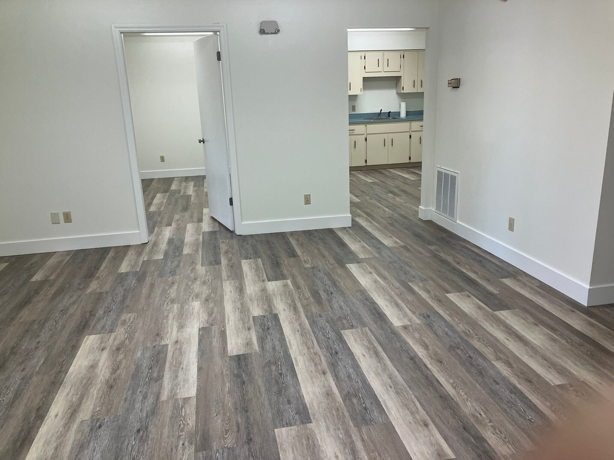 102 N Country Road 470, Lake Panasoffkee, FL for Rent