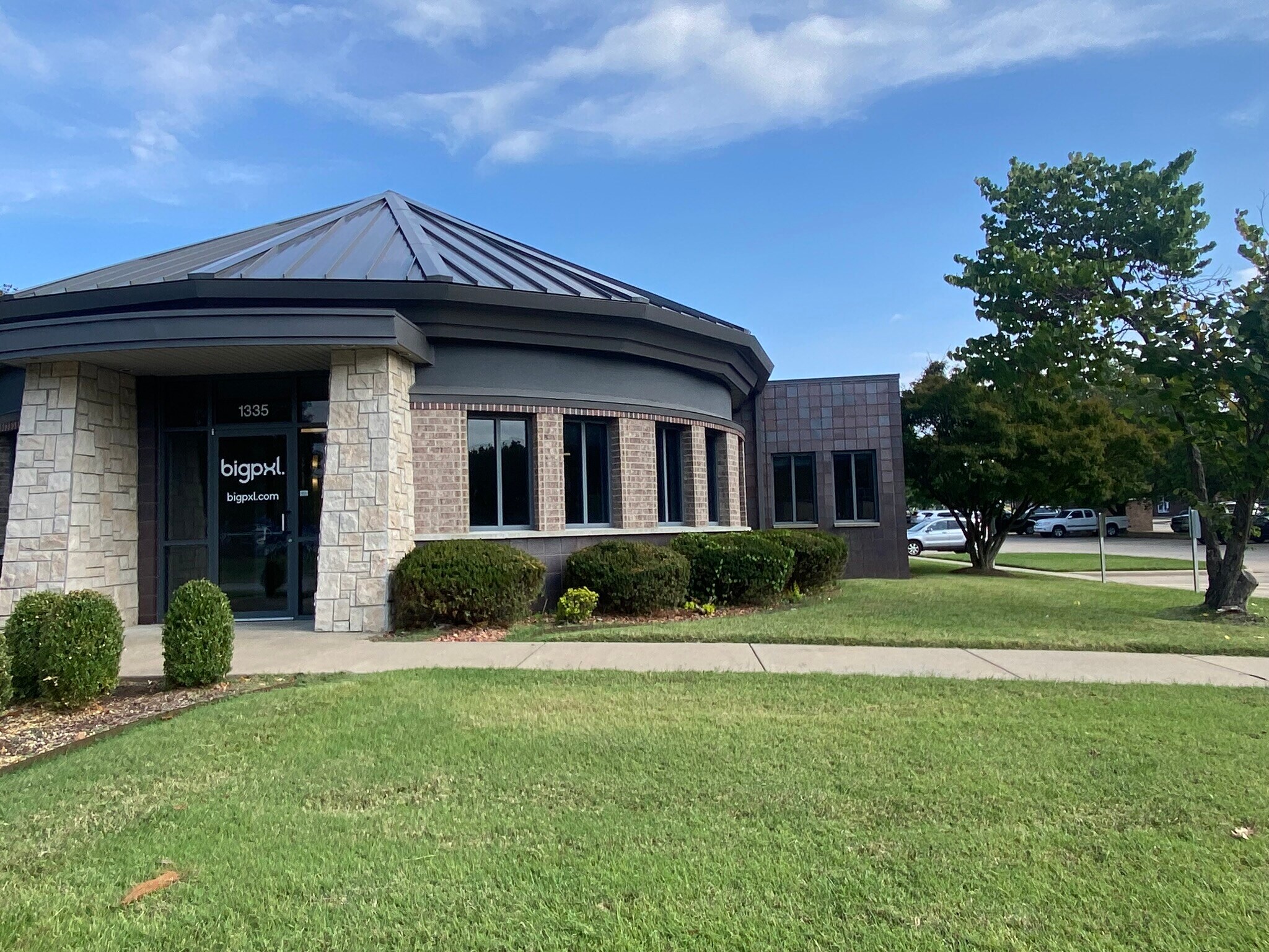 1335 E Bradford Pky, Springfield, MO for Sale