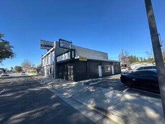 Santa Ana, CA Retail - 333 W 17th St