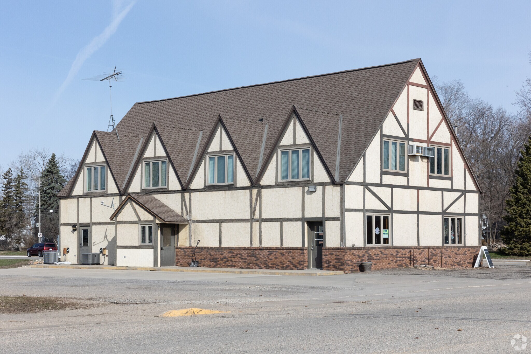 400-410 Parker Ave W, Dassel, MN for Rent