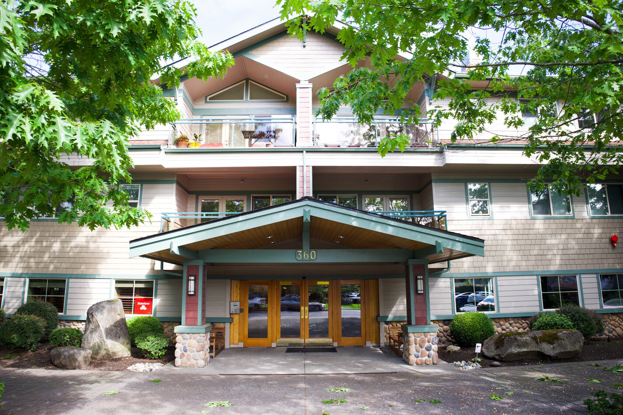 360 Knechtel Way NE, Bainbridge Island, WA for Sale