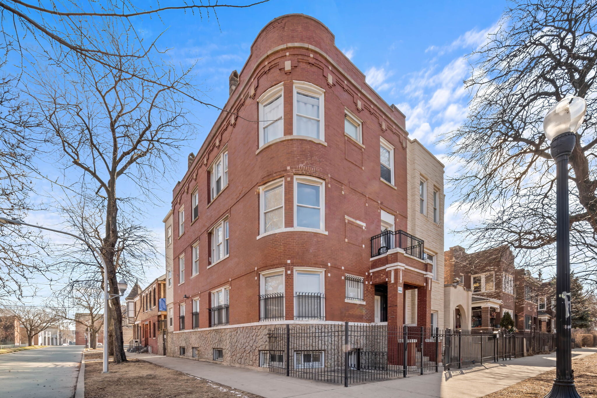 2435 S California Ave, Chicago, IL for Sale
