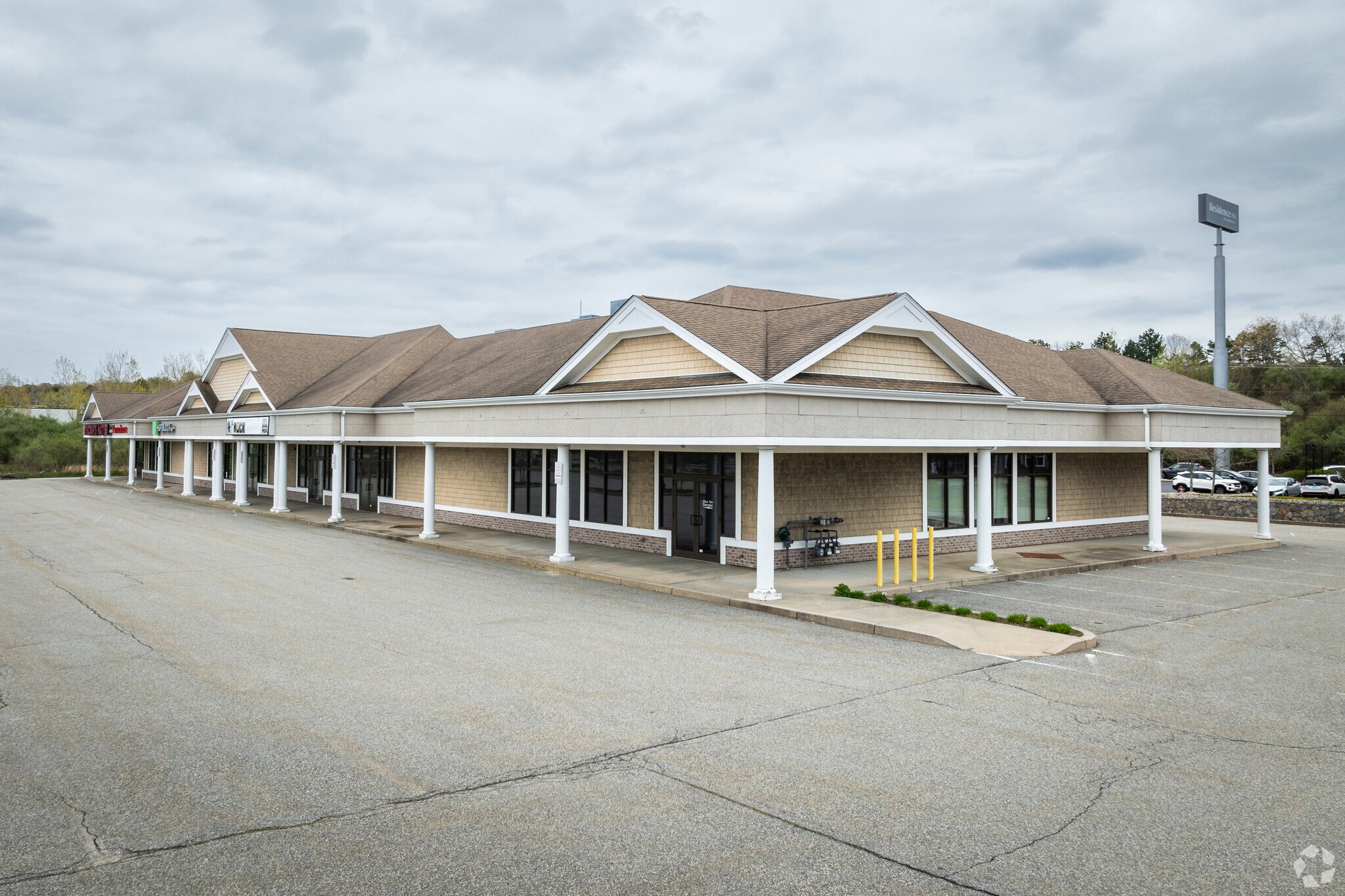735 Centre of New England Blvd, Coventry, RI for Rent