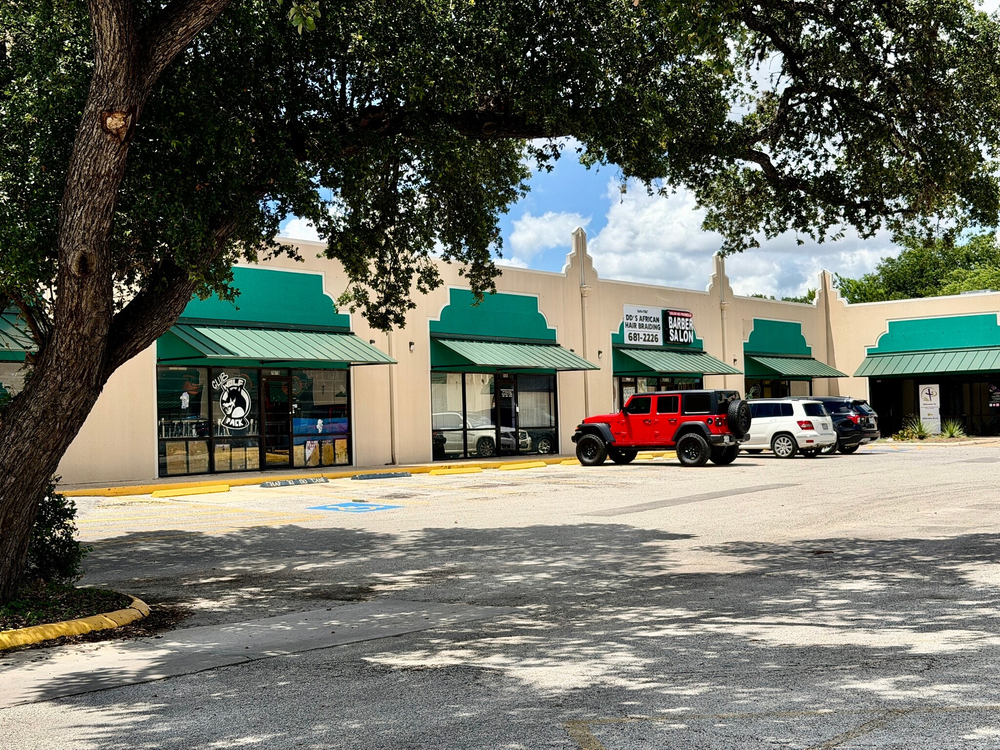 7035-7075 Bandera Rd, San Antonio, TX for Rent