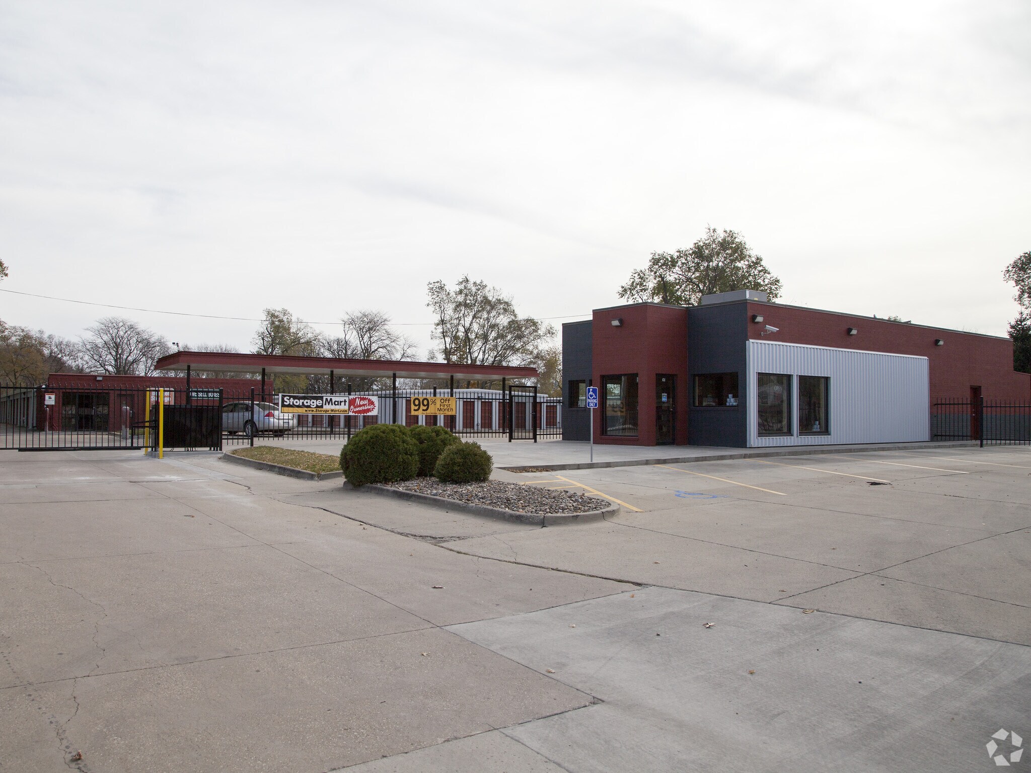 141 SW 63rd St, Des Moines, IA for Rent
