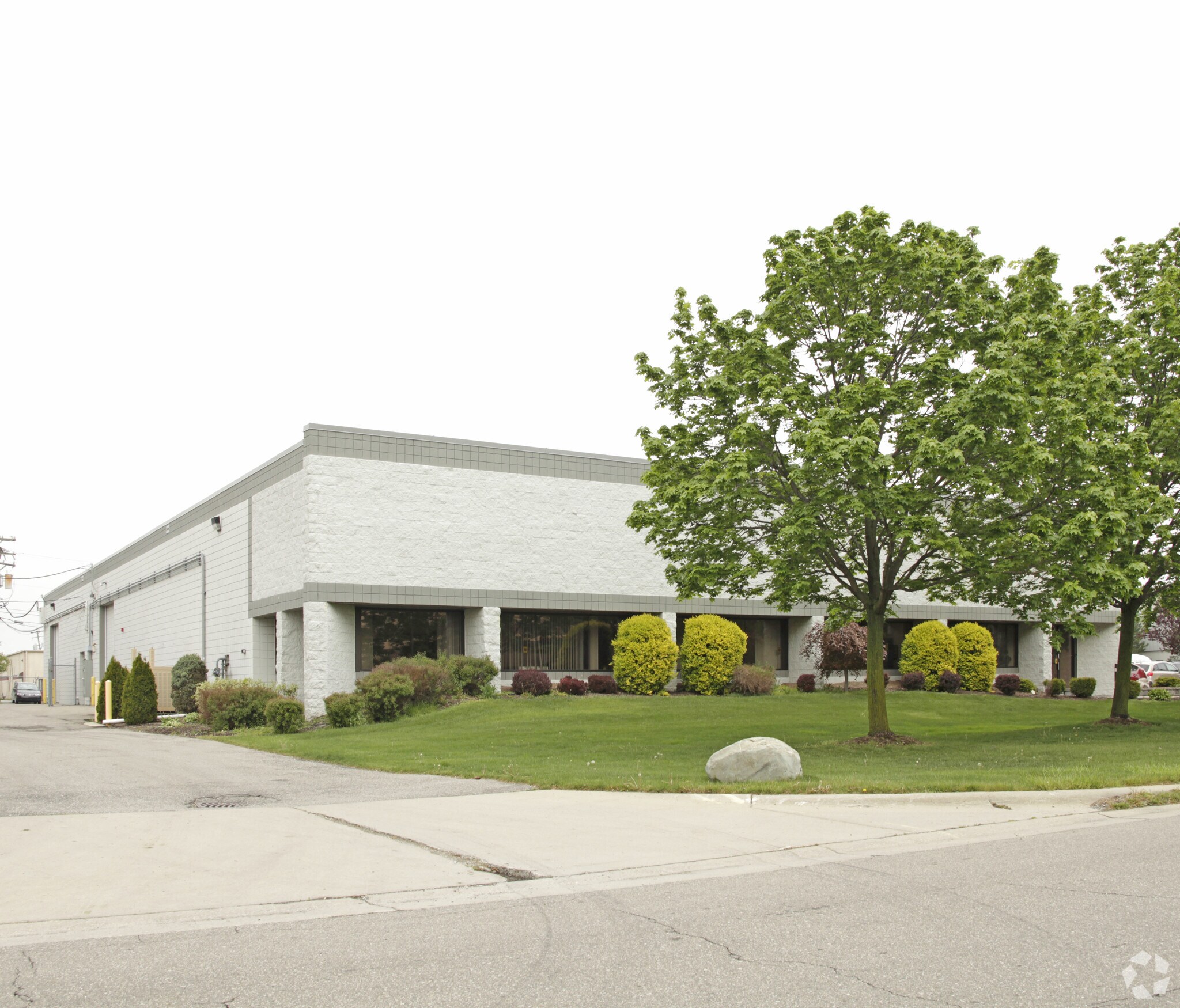 1871 Woodslee Dr Troy, MI 48083 Flex Property for Sale on