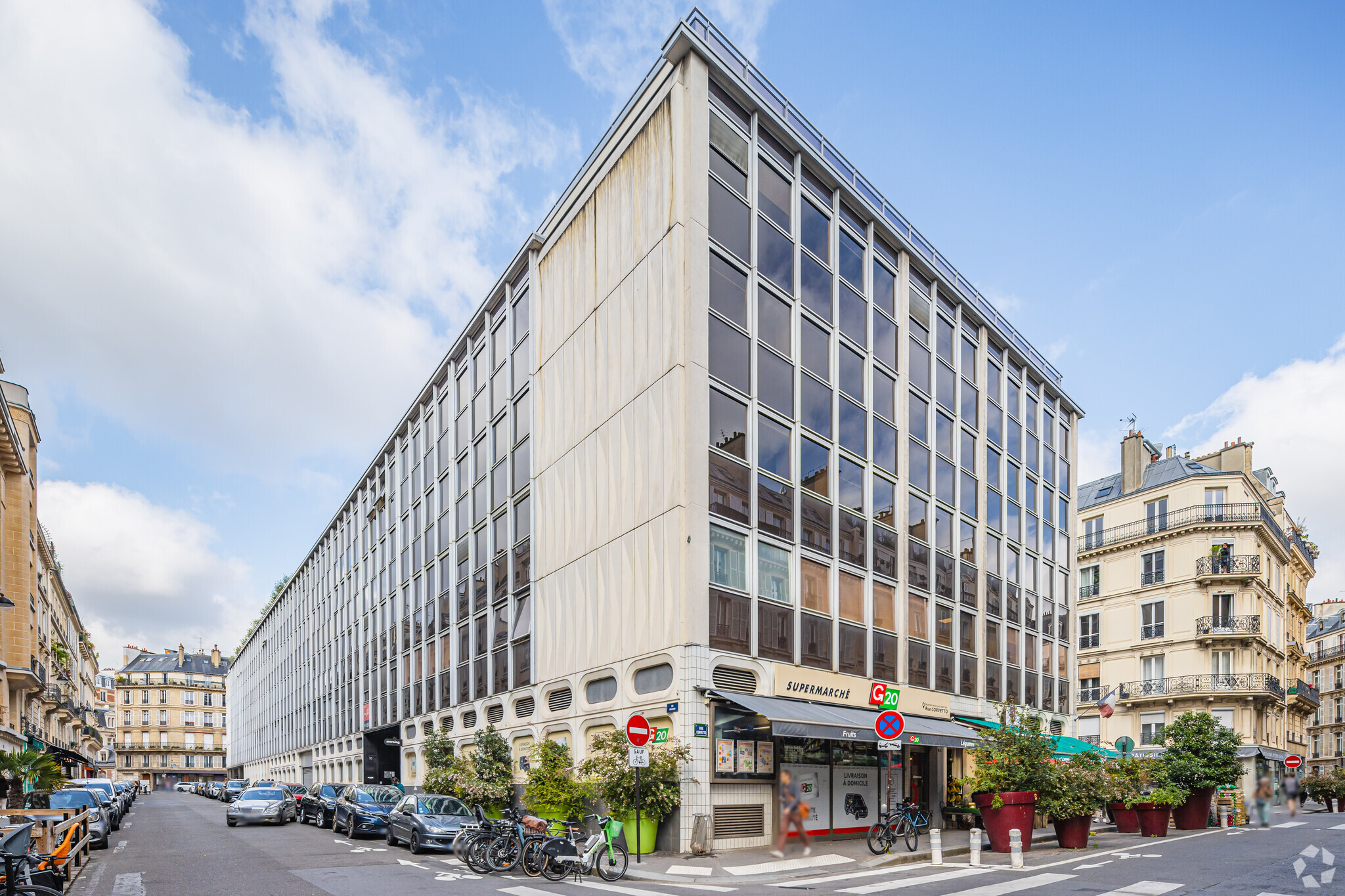 8-20 Rue Treilhard, Paris, PAR for Rent
