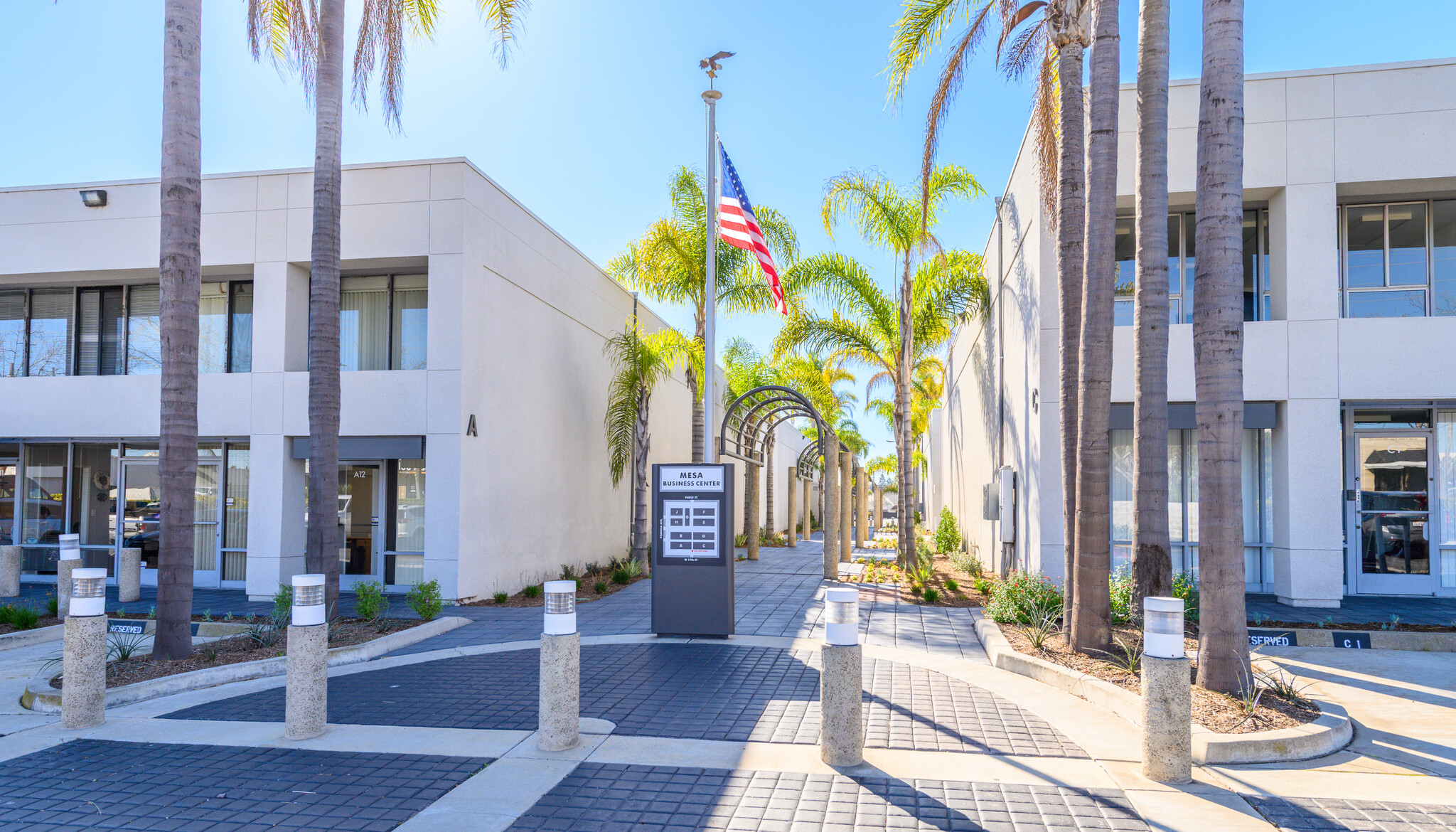 711 W 17th St, Costa Mesa, CA for Sale