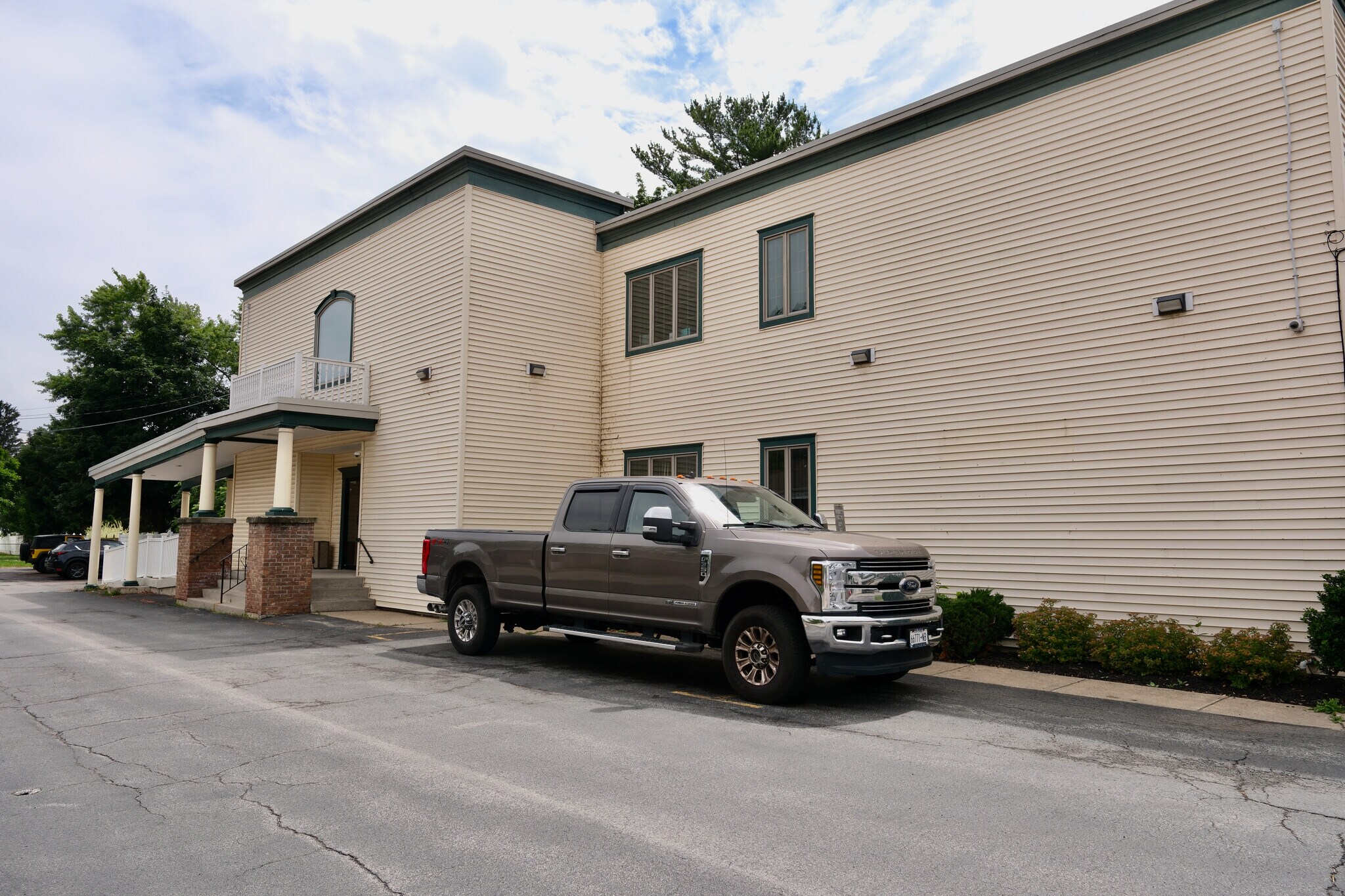 4085 Seneca St, West Seneca, NY for Rent