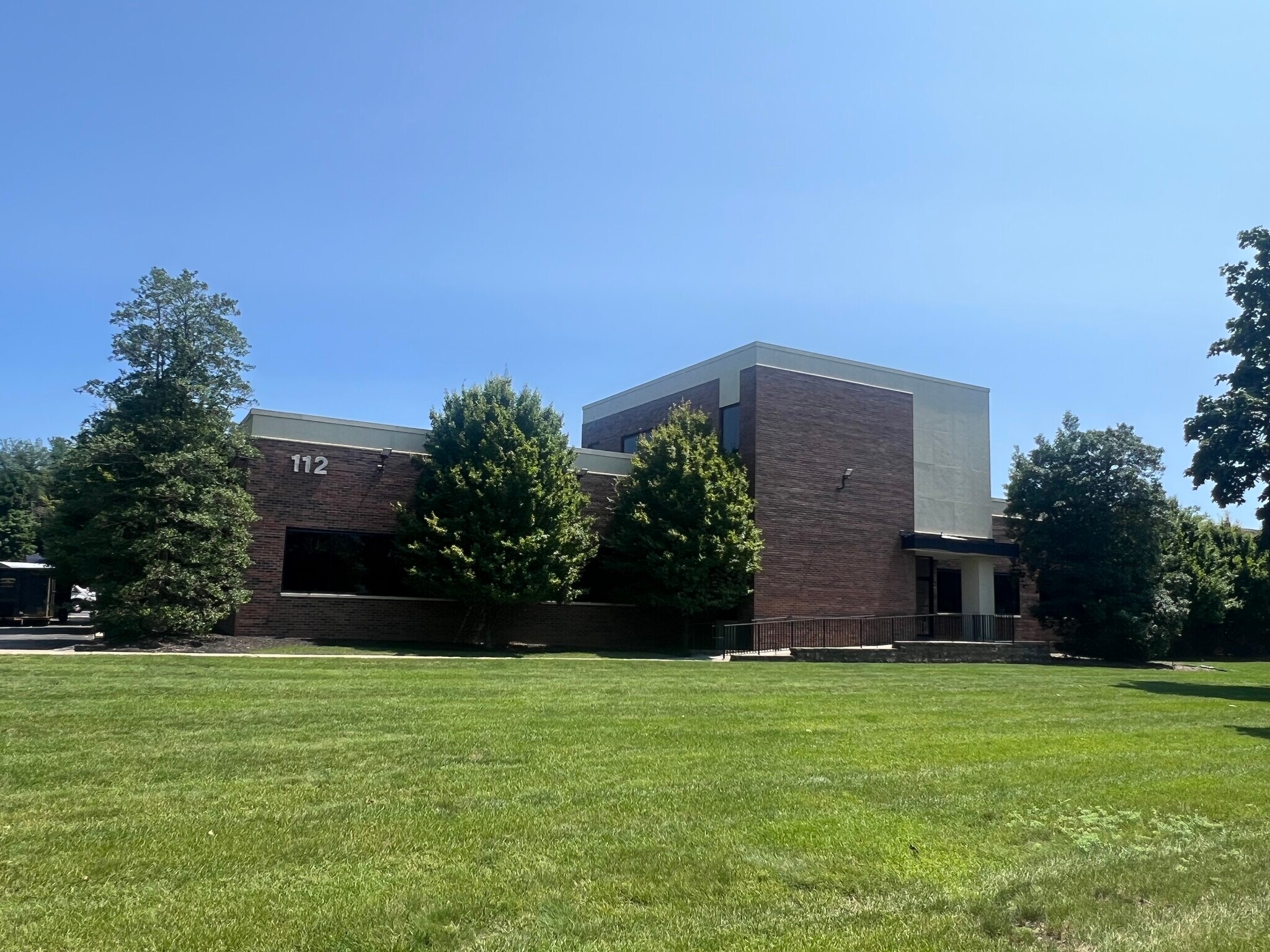 112 Bauer Dr, Oakland, NJ for Rent