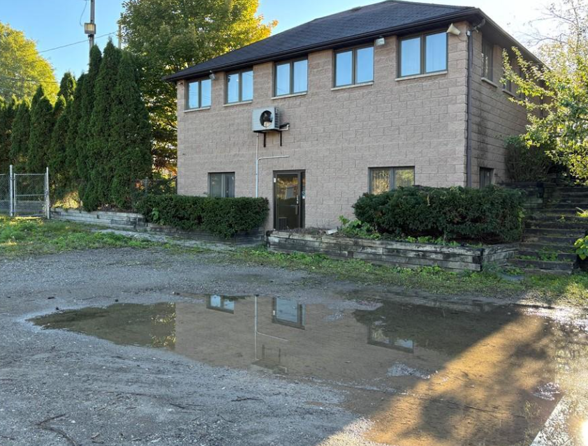 1140 Waterdown Rd, Burlington, ON for Sale