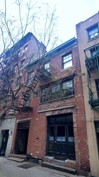 New York, NY Office - 225 E 21ST St