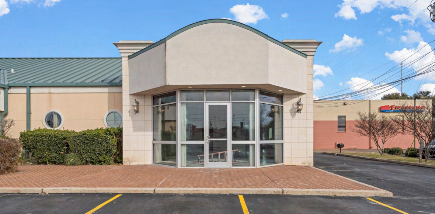 1025 N Valley Mills Dr, Waco, TX for Rent