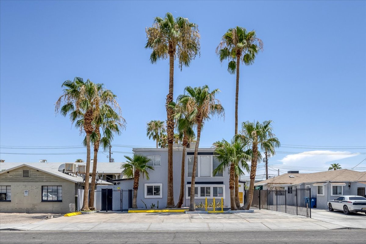 319 S 10th St, Las Vegas, NV for Sale