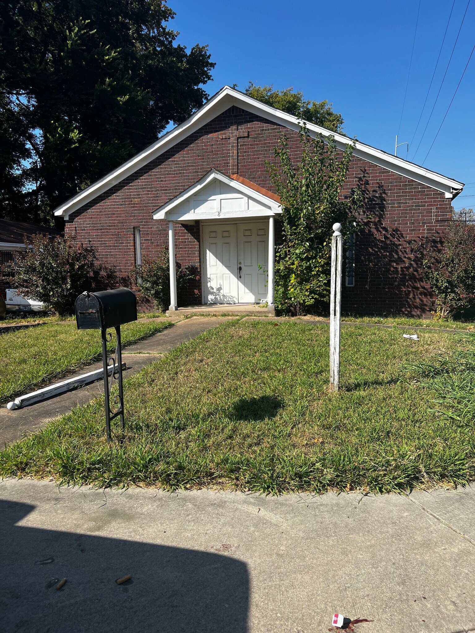 8 W Dempster Ave, Memphis, TN for Sale