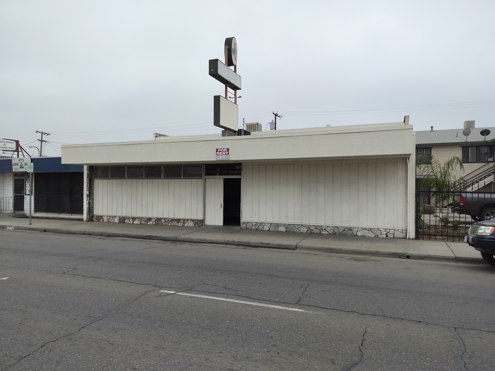 2818 E Belmont Ave, Fresno, CA for Rent