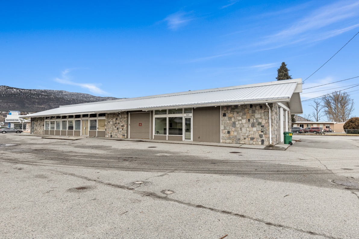 825 Westminster Av W, Penticton, BC for Rent