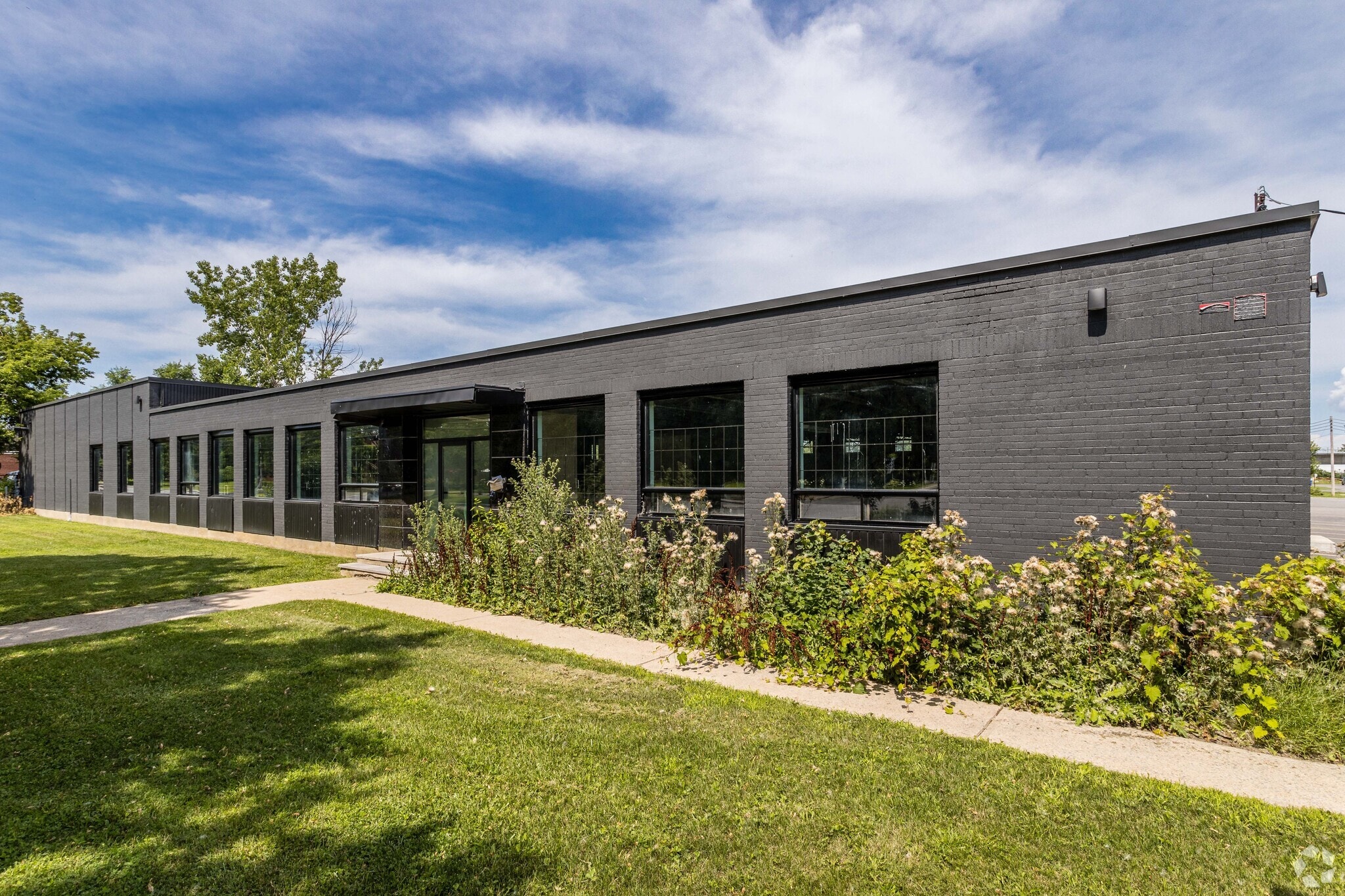 131 Boul Hymus, Pointe-claire, QC for Rent