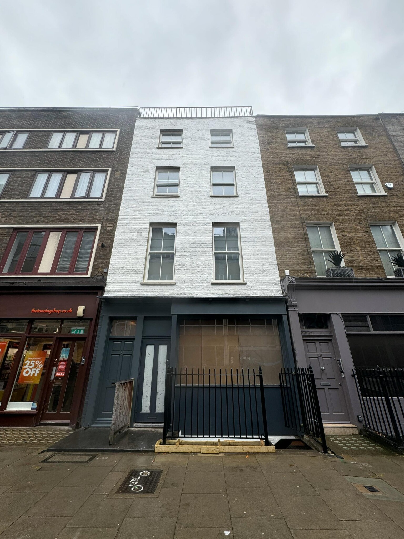 25-25A Warren St, London, LND for Rent