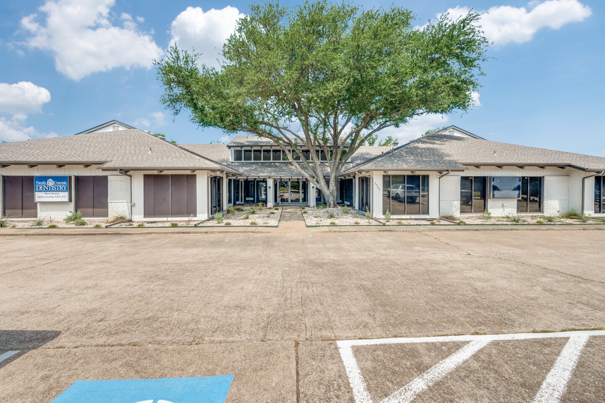 1725 Cimarron Trl, Hurst, TX for Rent