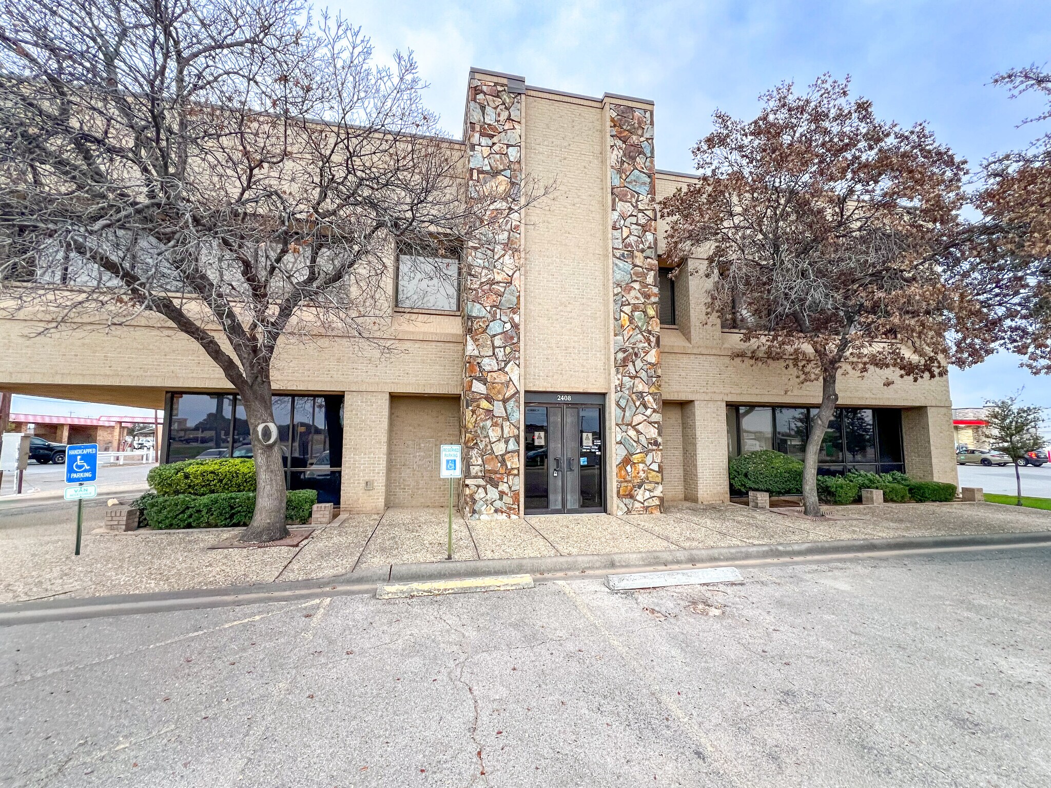 2408 N Big Spring St, Midland, TX for Sale