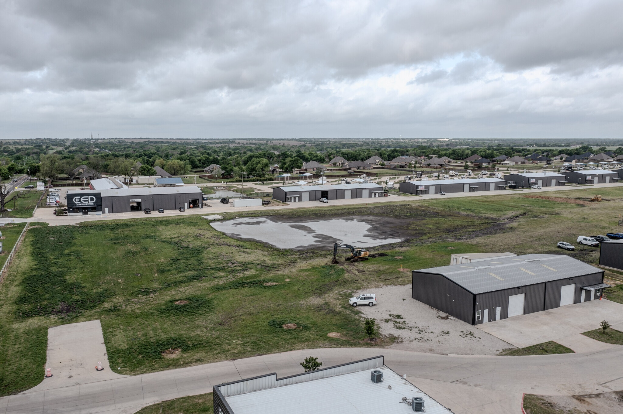 000 Sales Dr, Waxahachie, TX for Rent