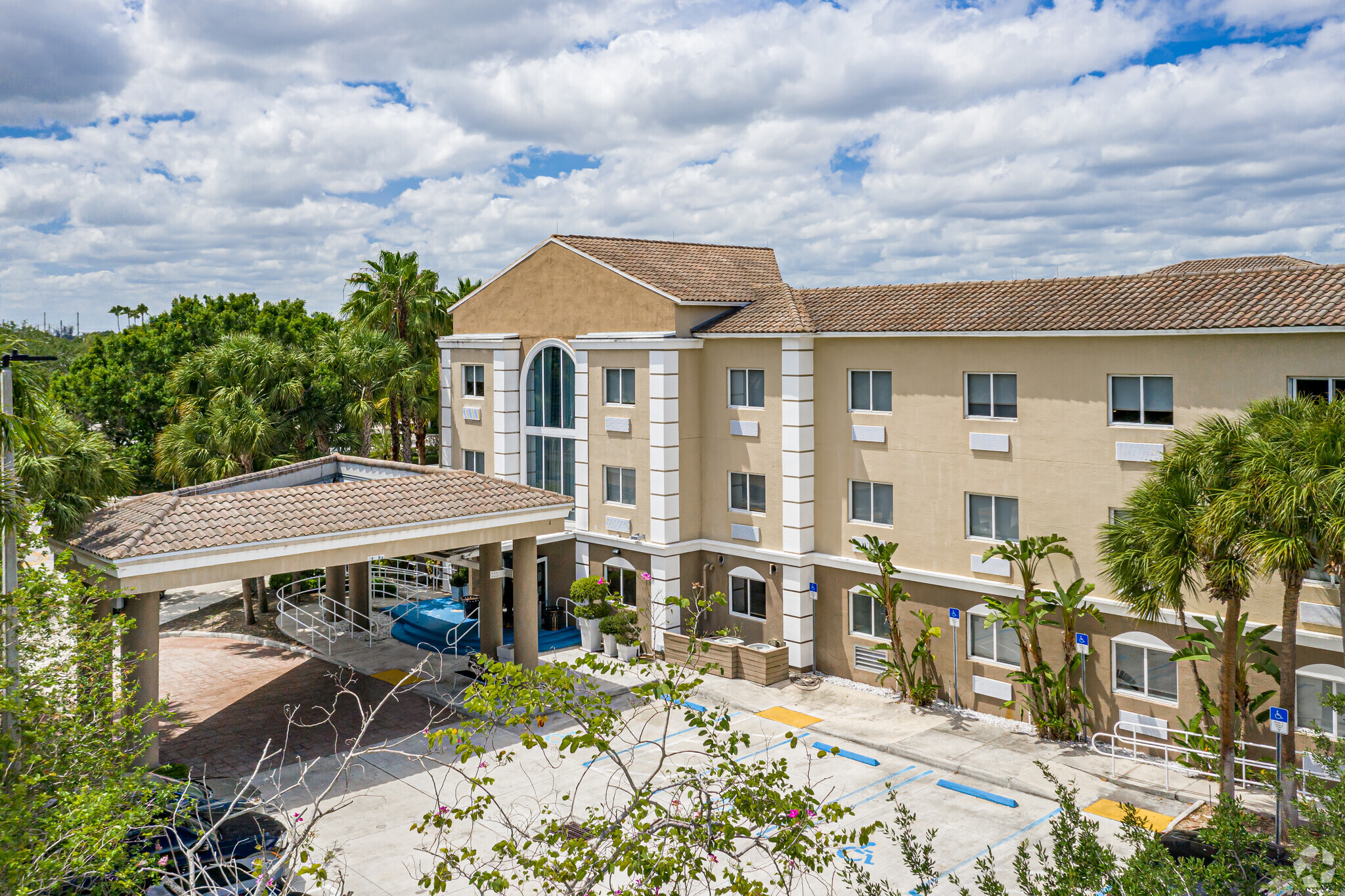 2485 Metrocentre Blvd, West Palm Beach, FL for Sale
