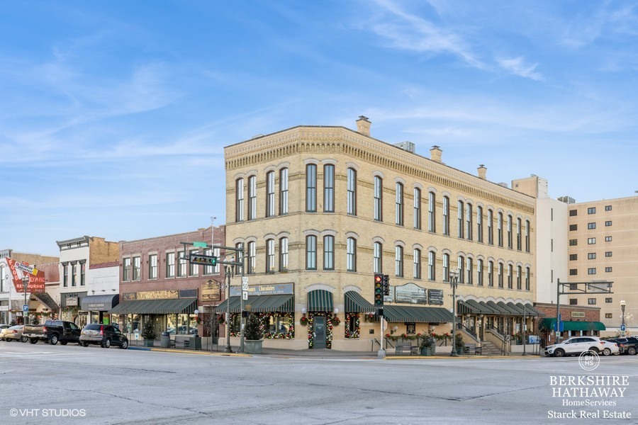 772 W Main St, Lake Geneva, WI for Rent