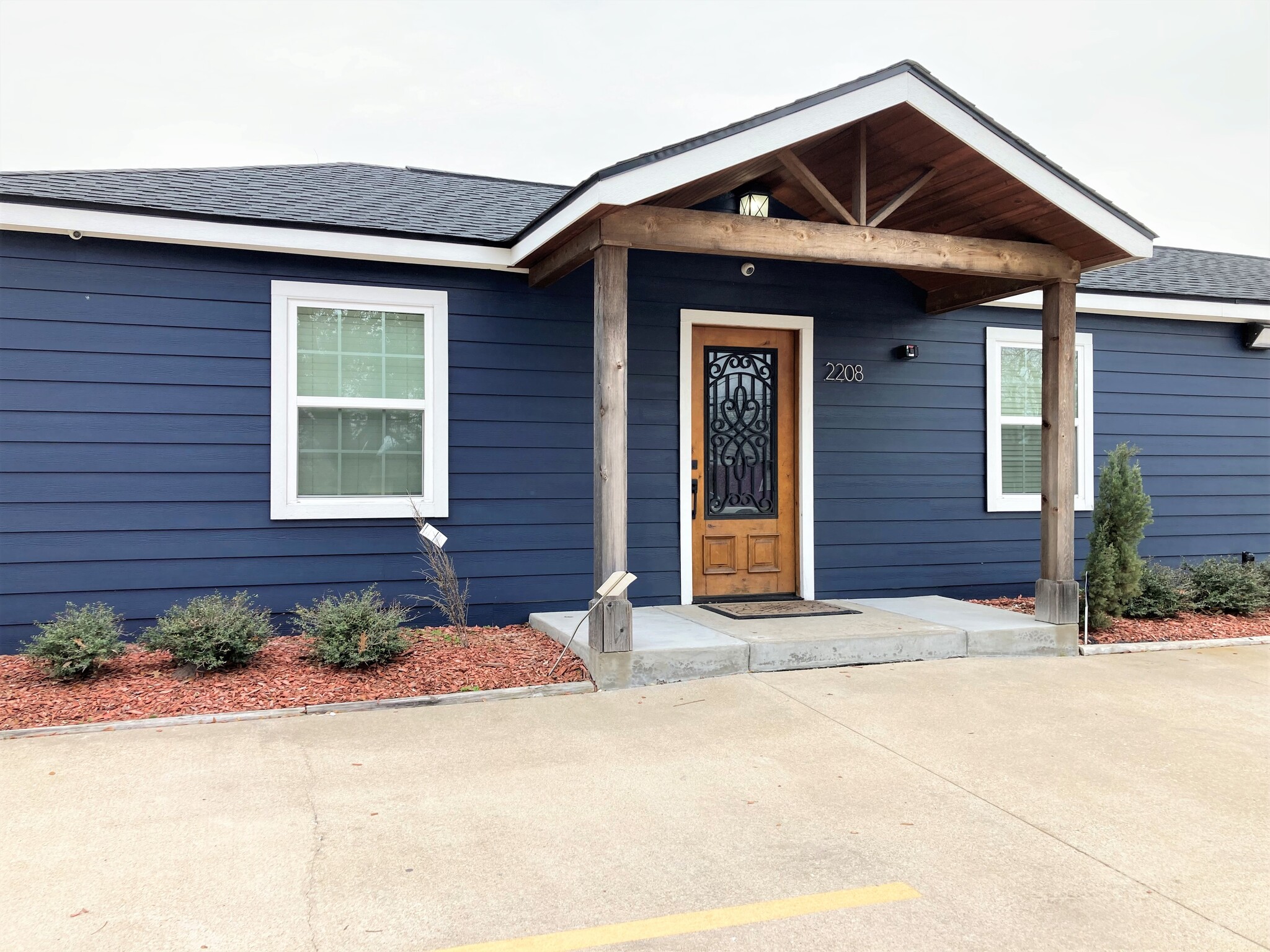 2208 Strawberry Rd, Pasadena, TX for Sale