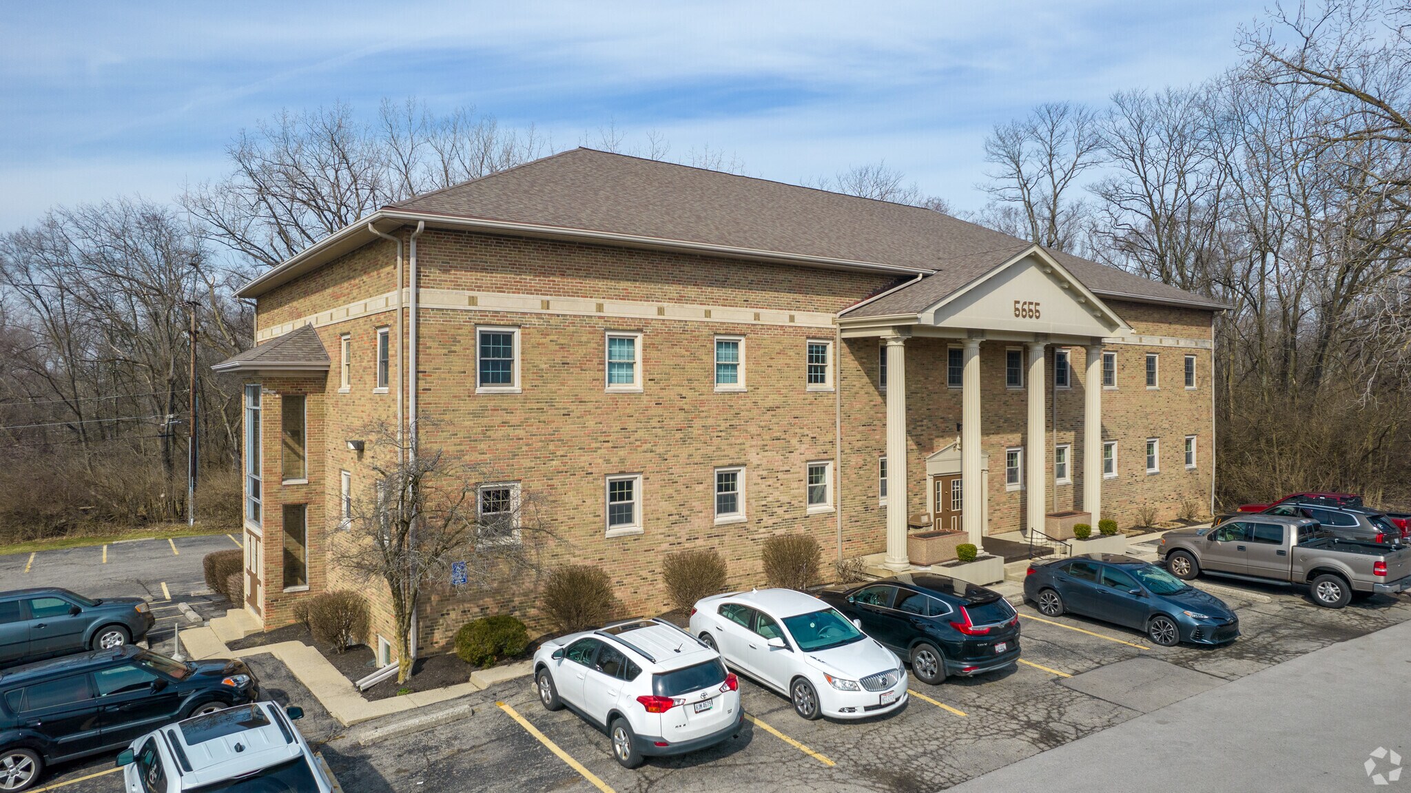 5655 N High St, Worthington, OH for Rent
