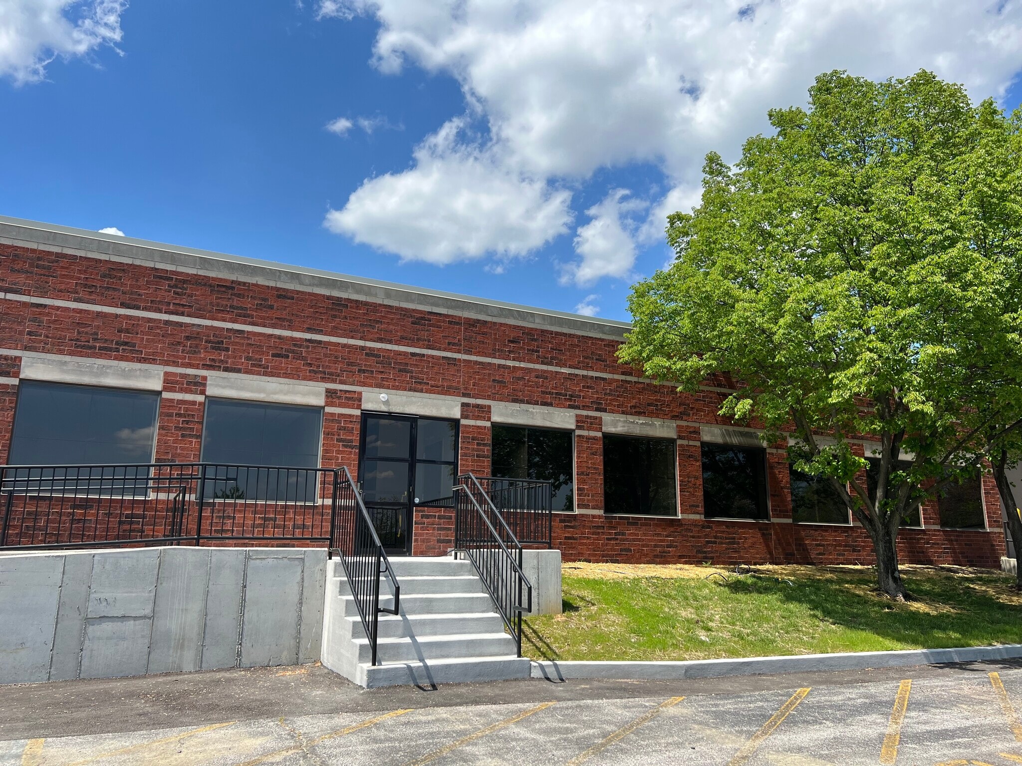 250 Larkin Williams Ind Ct Fenton, MO 63026 Flex Property for Lease