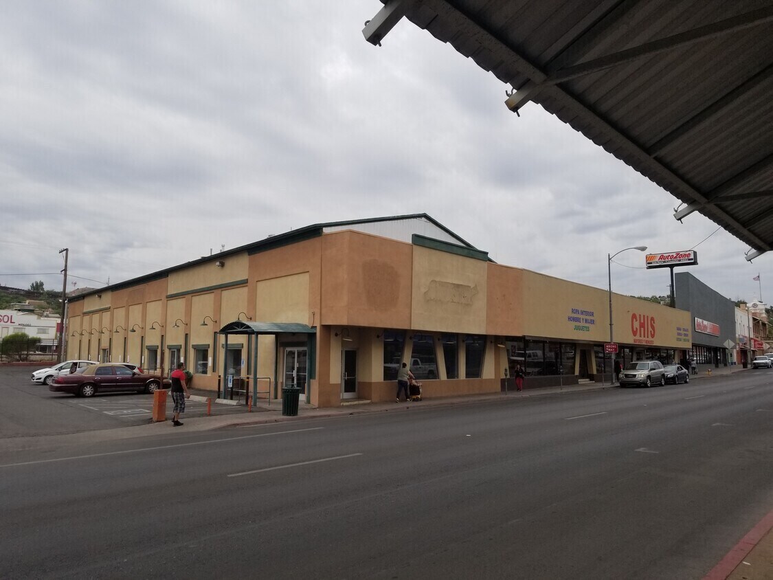 186 N Grand Ave, Nogales, AZ for Rent