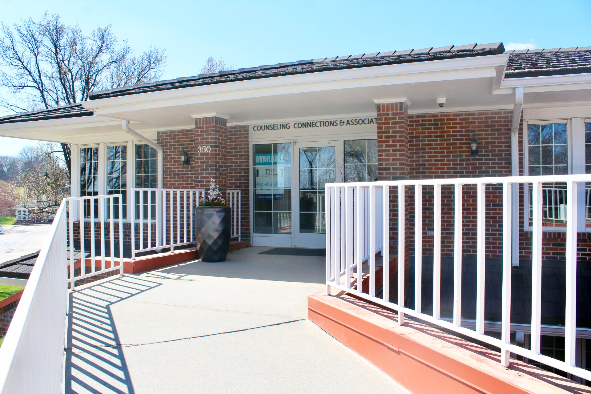 9802 Nicholas St, Omaha, NE for Rent