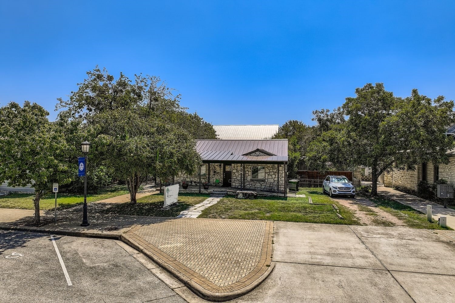405 W Main St, Round Rock, TX for Rent
