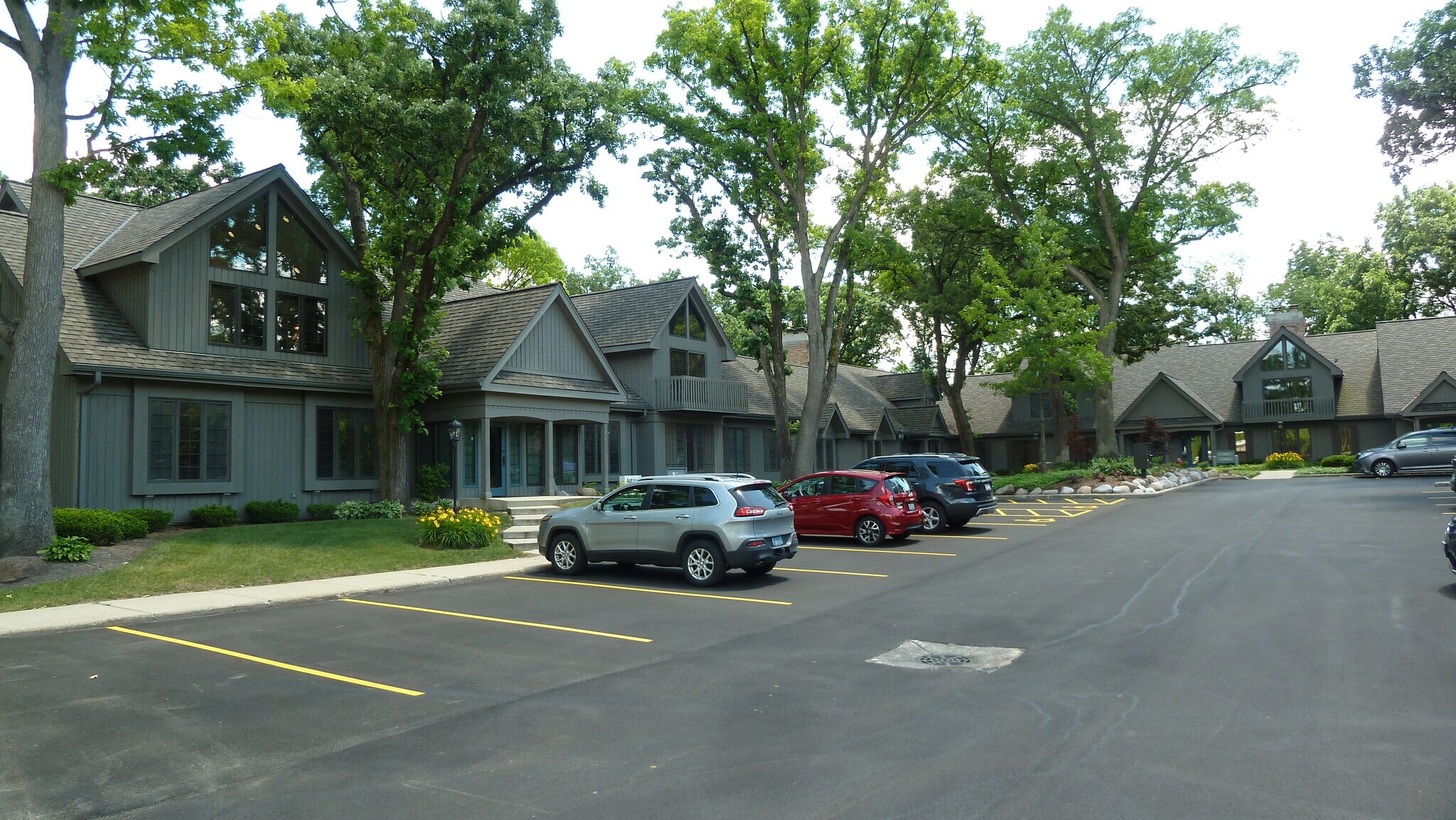 475 W Terra Cotta Ave, Crystal Lake, IL for Rent