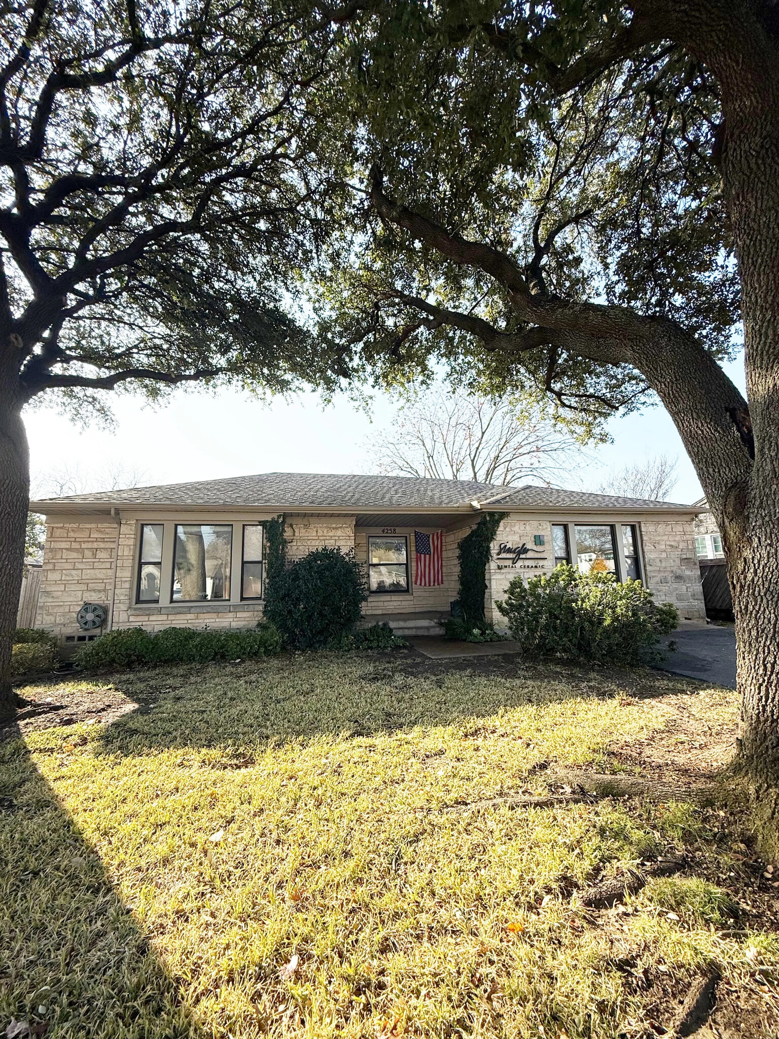 4258 W Lovers Ln, Dallas, TX for Rent