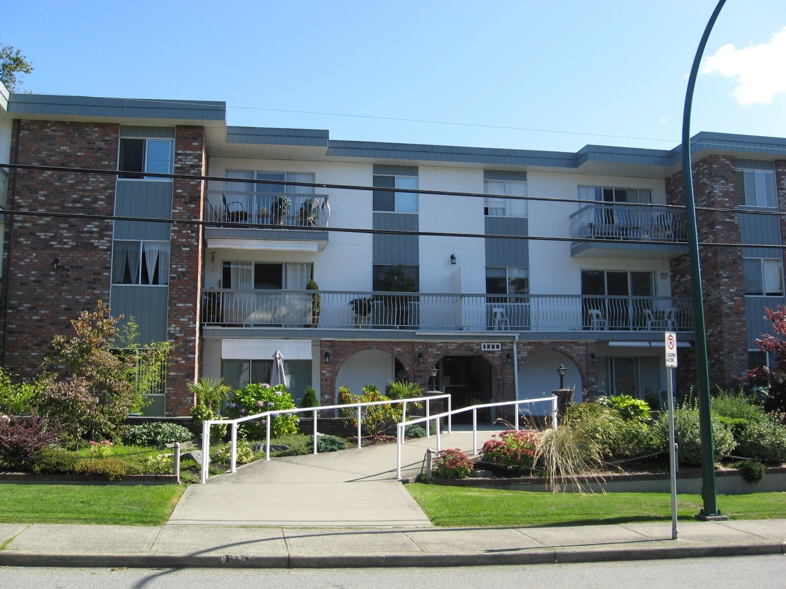 1520 Blackwood St, White Rock, BC for Sale