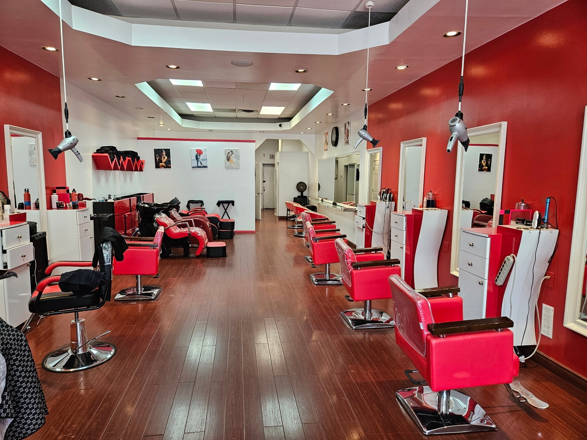 1079-1083 Willis Ave, Albertson, NY for Rent