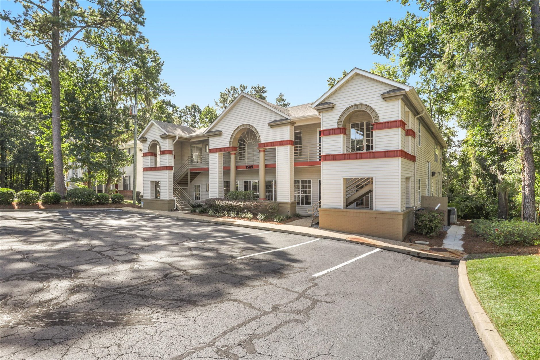1589 Metropolitan Blvd, Tallahassee, FL for Sale