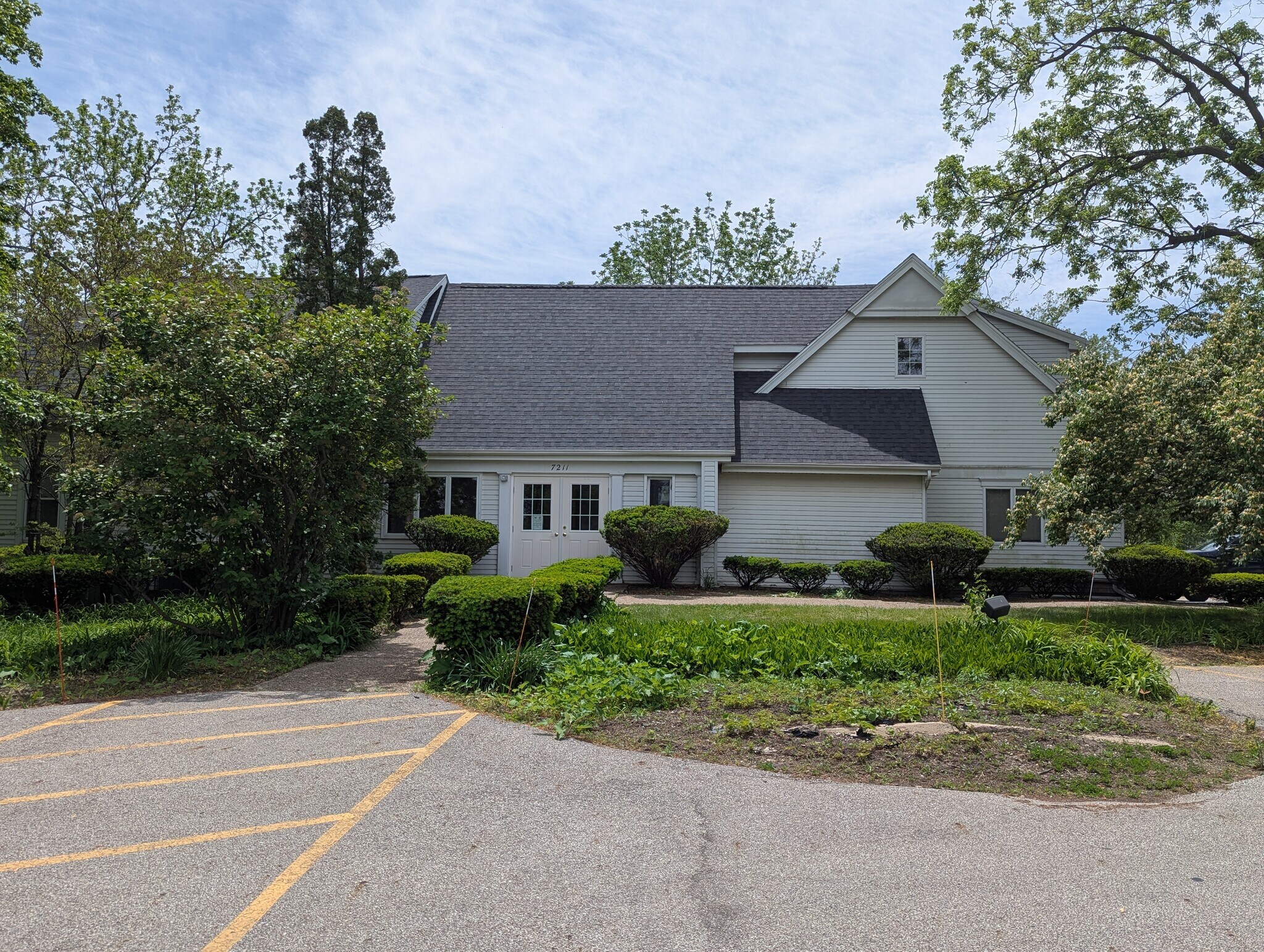7211 N Knoxville Ave, Peoria, IL for Sale