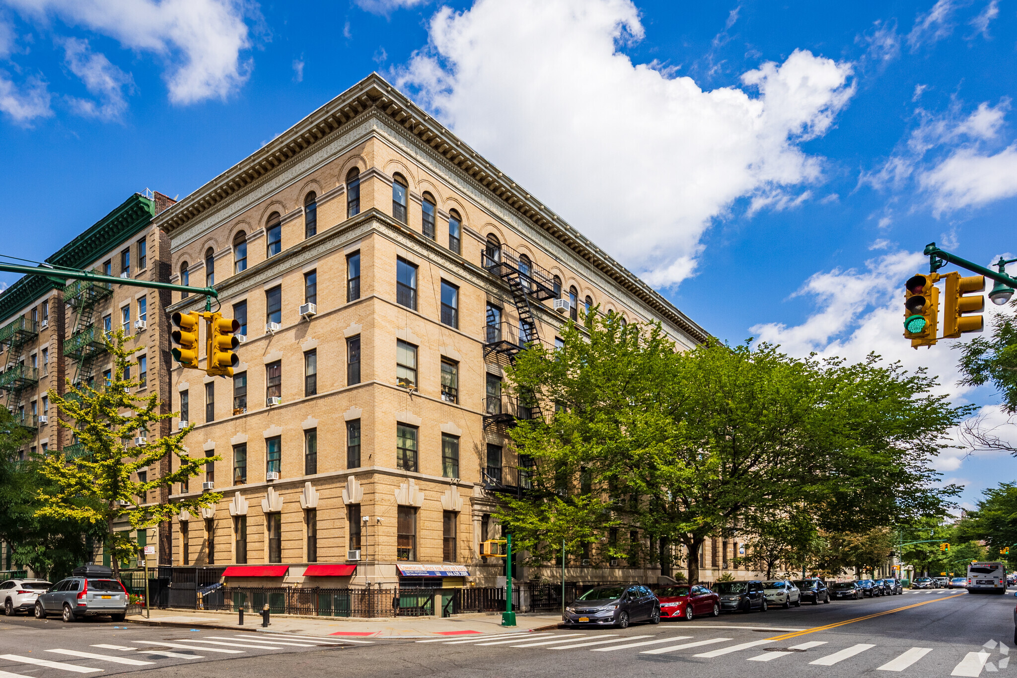 411-421 Manhattan Ave, New York, NY for Rent