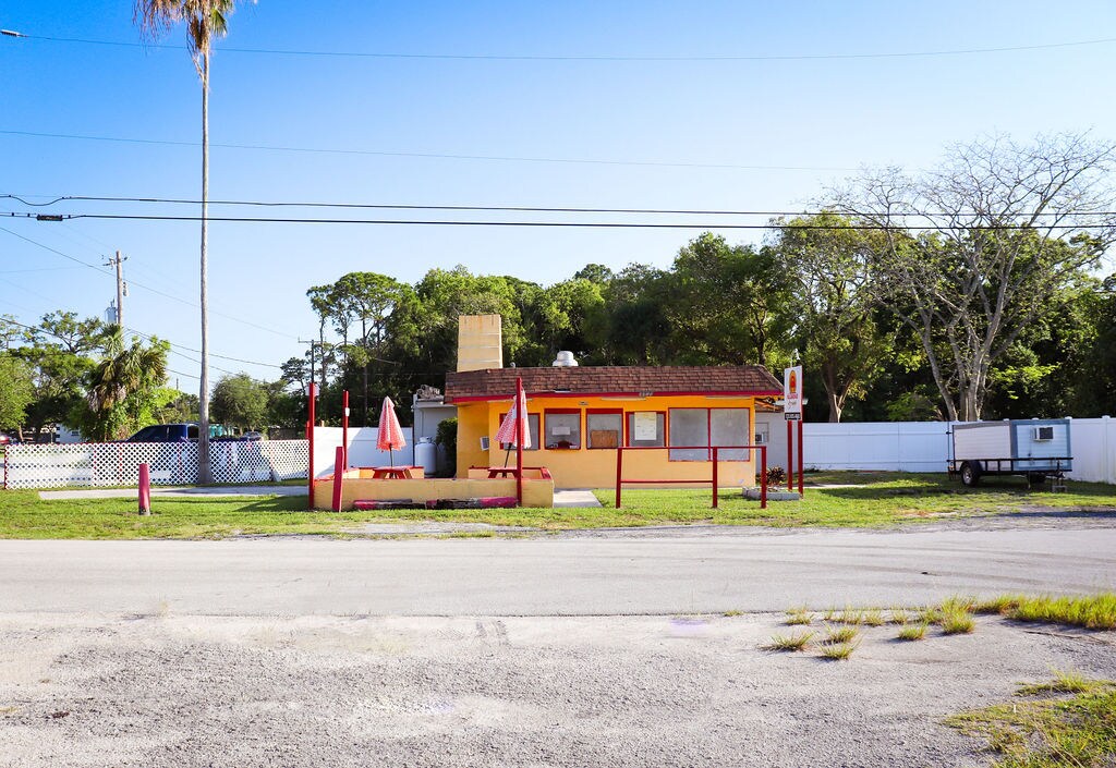 4410 38th Ave, Vero Beach, FL for Sale