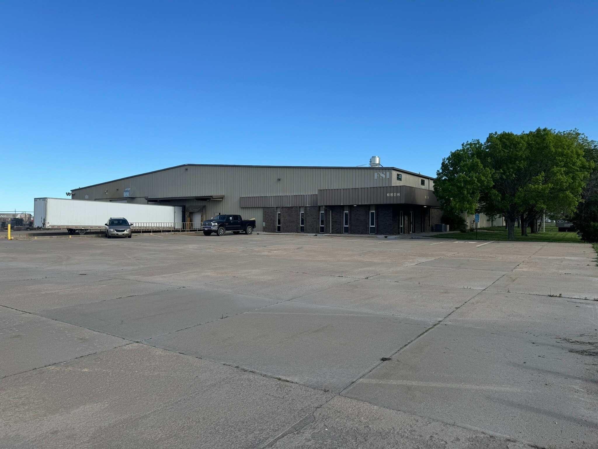 2302 S North Rd, Grand Island, NE for Rent