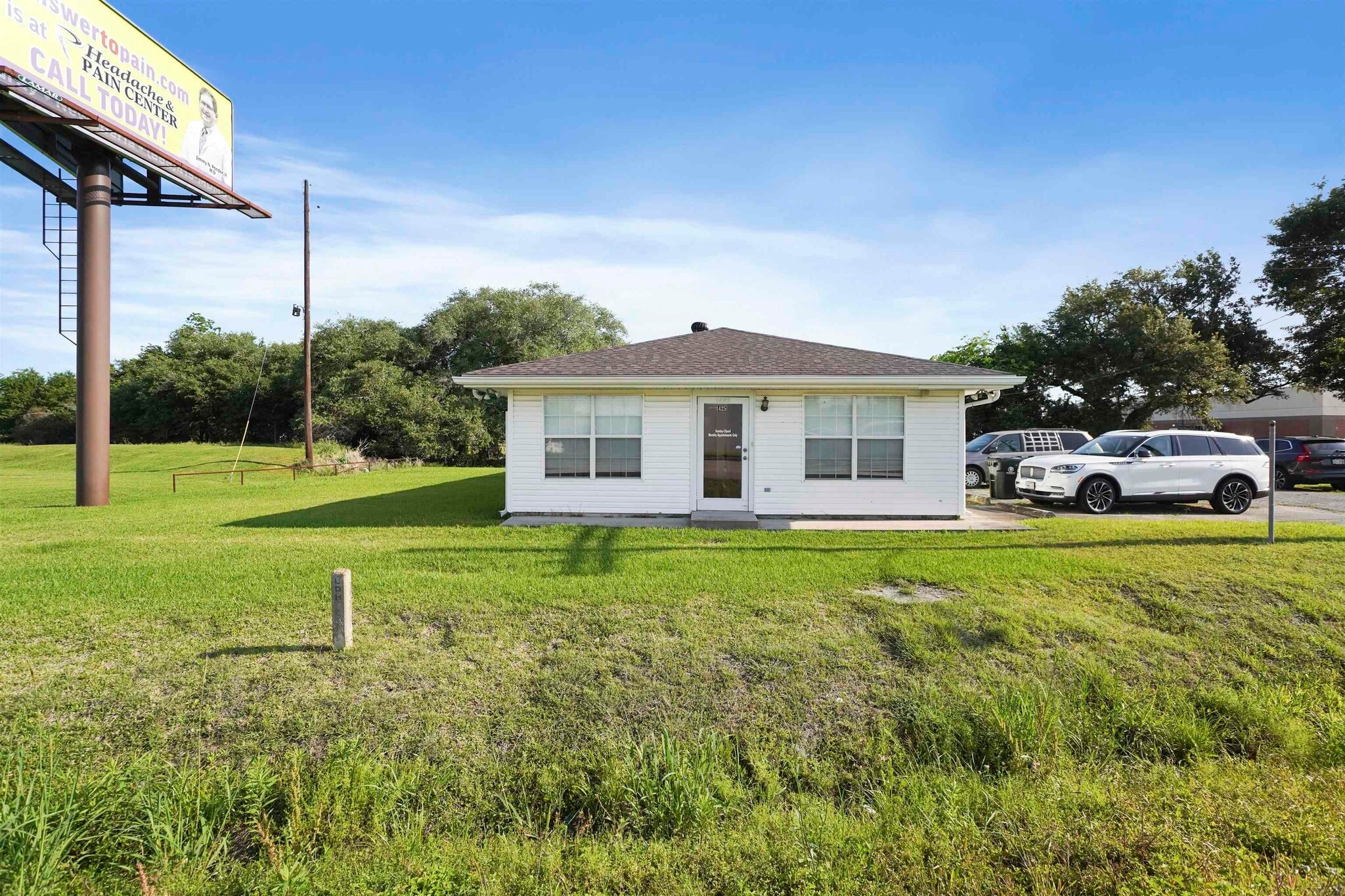 1425 E Tunnel Blvd, Houma, LA for Sale