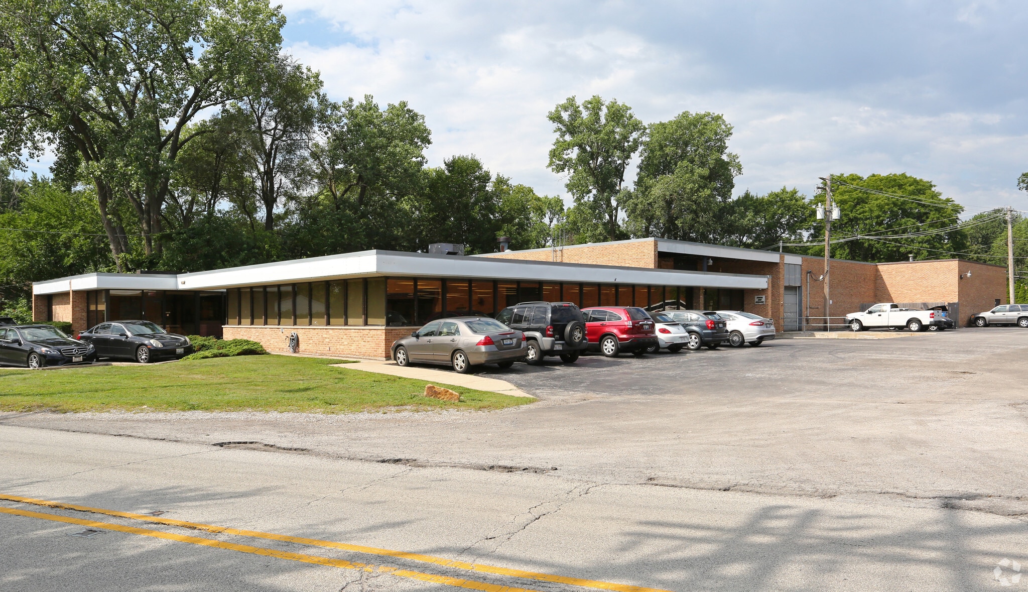 7050 N Lehigh Ave, Chicago, IL for Sale