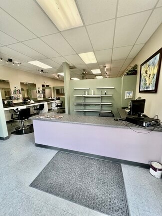 Crystal Lake, IL Retail - 741 McHenry Ave Crystal Lake, IL Retail - 741 McHenry Ave