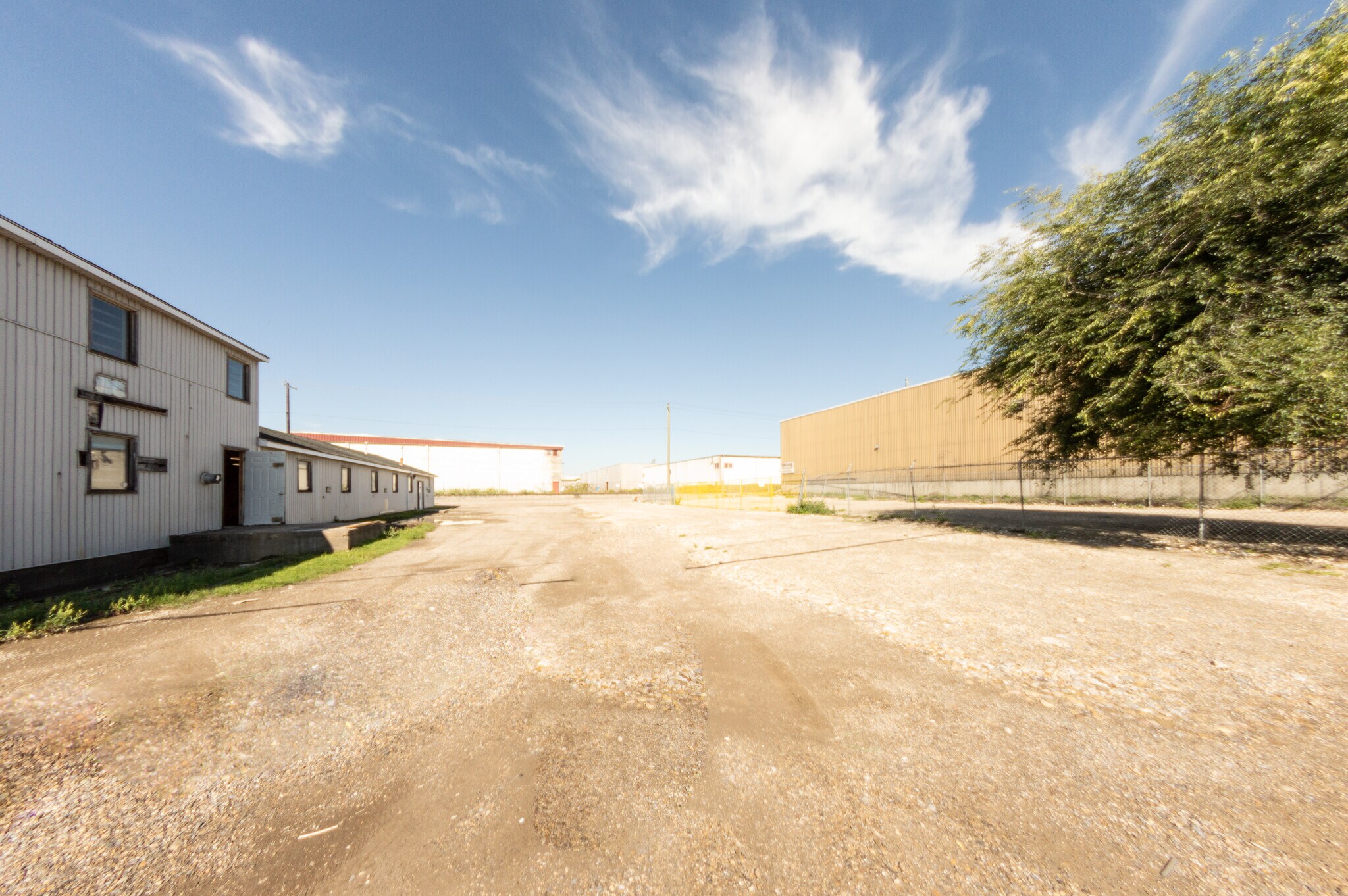 3828 15th St SE, Calgary, AB for Rent