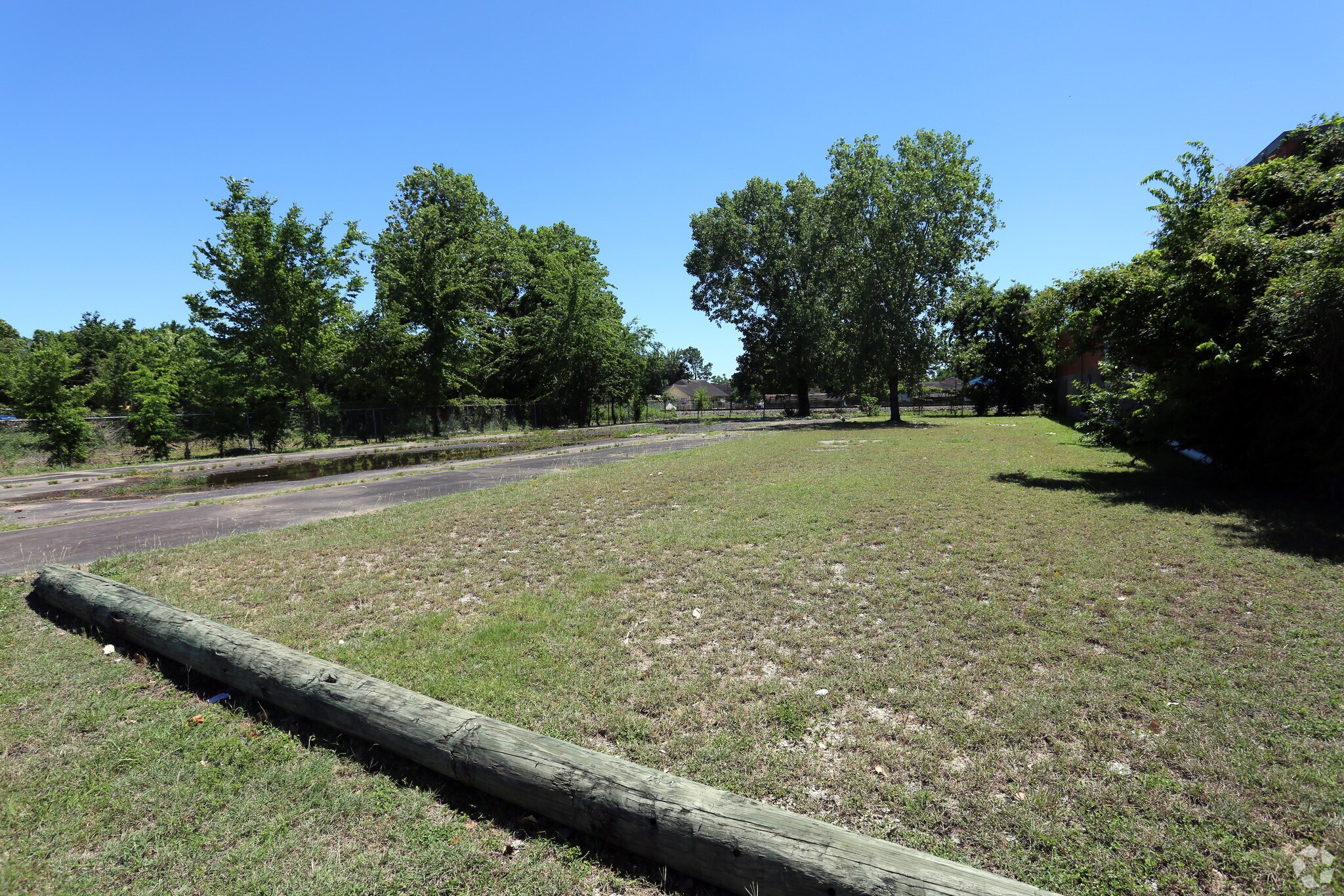 7148 Capitol St, Houston, TX for Rent