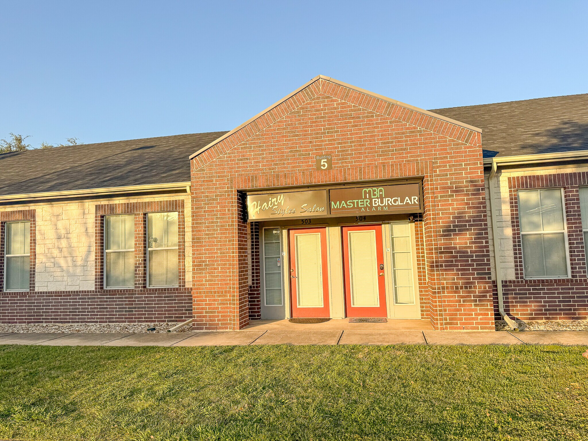 1311 Chisholm Trl, Round Rock, TX for Sale